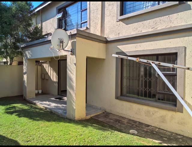 2 BEDROOM APARTMENT FOR SALE IN FRANKLIN ROOSEVELT PARK